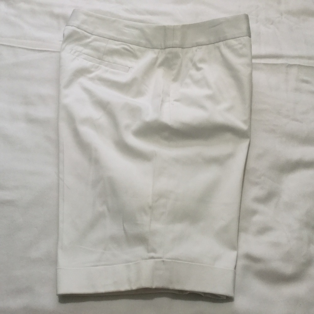 Naomi - Bermuda Shorts - Picture 4 of 4